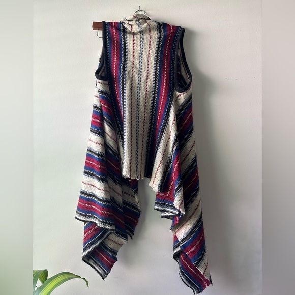 Sam Edelman sleeveless kimono‎ color red, blue and creams size S - Picture 5 of 5